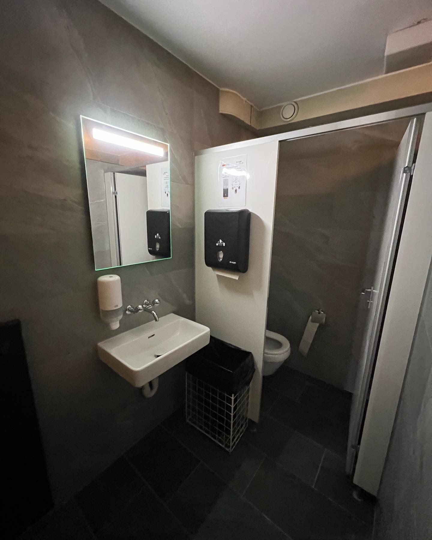 7 WC-Sanierungen für die Firma Schiller – 6